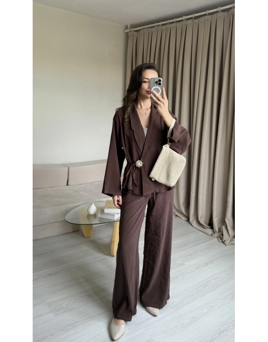 Kahve Broşlu Pantolon Takım