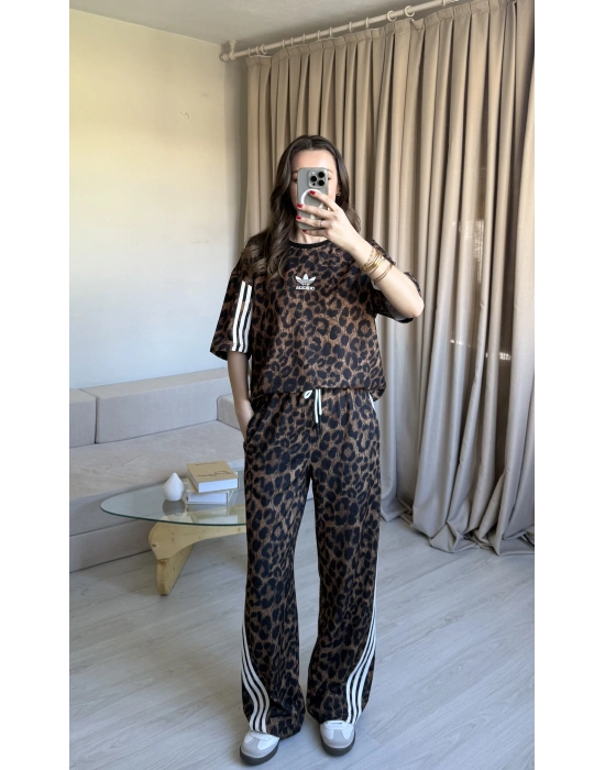 Çizgi Detaylı Leopar Eşofman Takımı