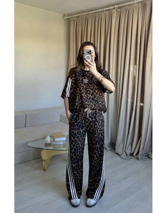 Çizgi Detaylı Leopar Eşofman Takımı