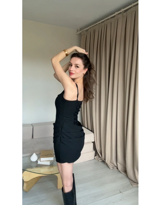 Siyah Sırt Bağcıklı Elbise