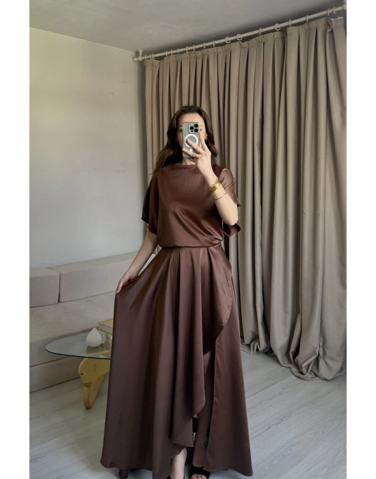 Kahve Yırtmaçlı Saten Elbise