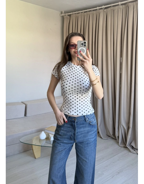 Beyaz Puantiyeli Basic Kısa Kol Bluz