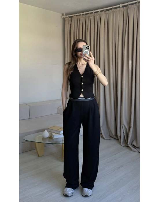 Siyah Broş Düğme Detaylı Takım