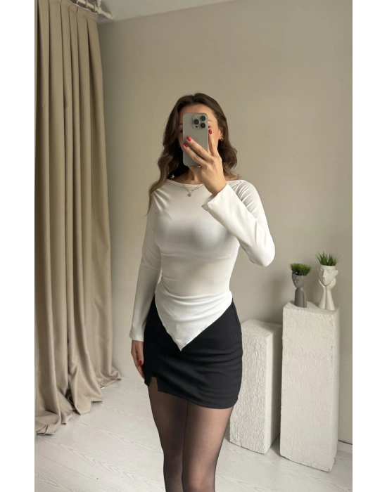 Beyaz Asimetrik Kesim Bluz