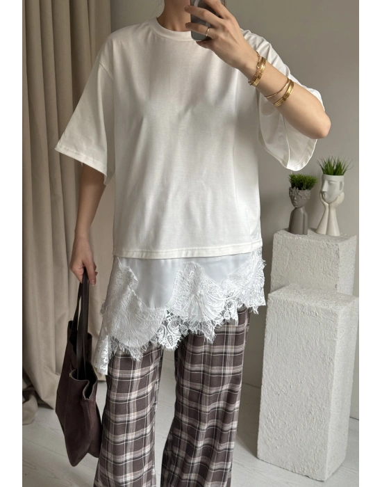 Beyaz Dantel Detay Tshirt
