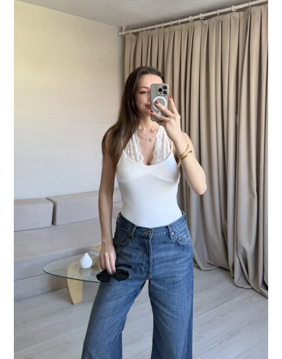 Beyaz Dantel Kombineli Bodysuit