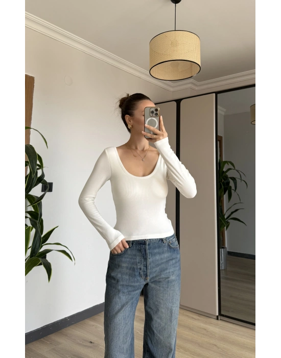 Beyaz Göğüs Pedli Toparlayıcı Bluz