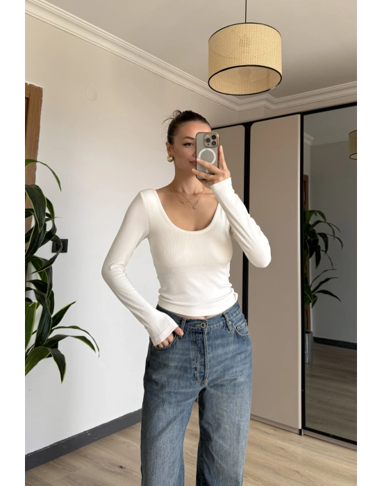Beyaz Göğüs Pedli Toparlayıcı Bluz