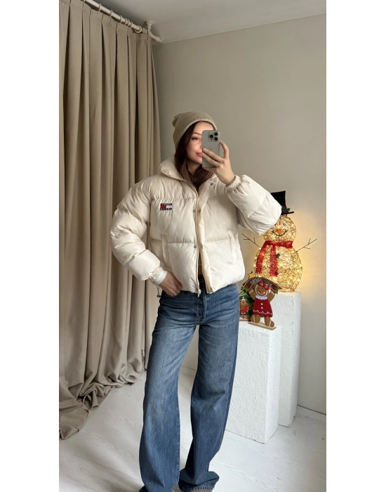 Beyaz Marka Puffer Mont