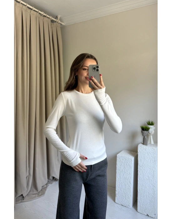 Beyaz Modal Kumaş Parmak Geçirmeli Bluz