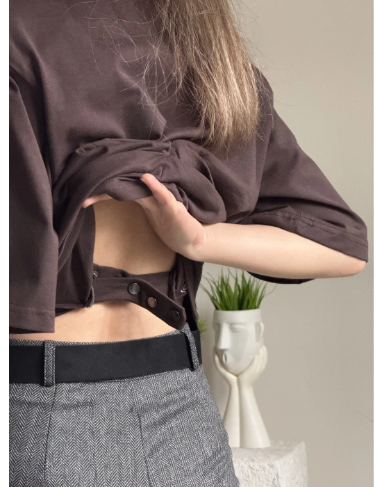 Kahve Vatkalı Sırt Detaylı Tshirt