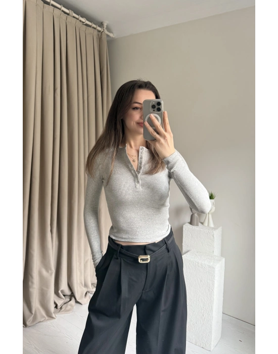 Gri Çıtçıtlı Kaşkorse Bluz