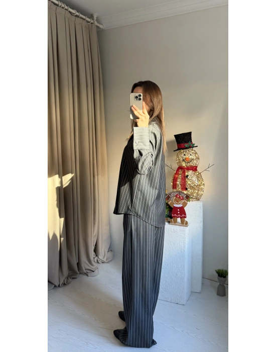 Gri Çizgili Vatkalı Gömlek Pantolon Takım