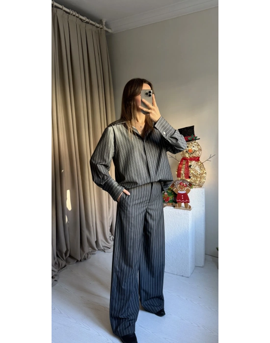 Gri Çizgili Vatkalı Gömlek Pantolon Takım