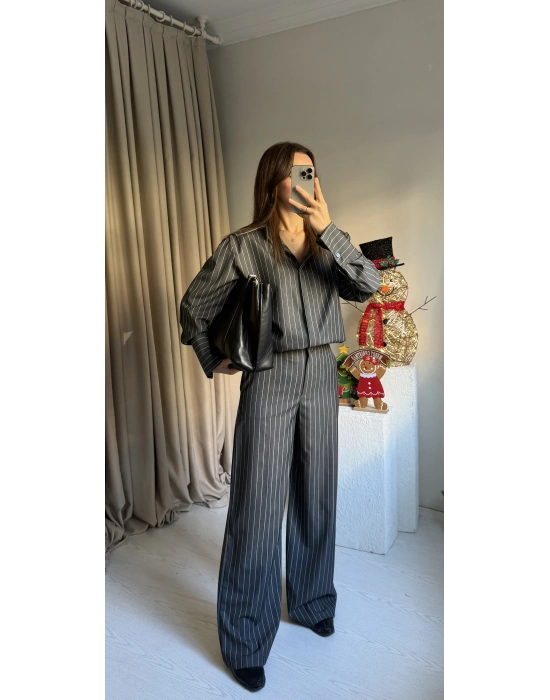Gri Çizgili Vatkalı Gömlek Pantolon Takım