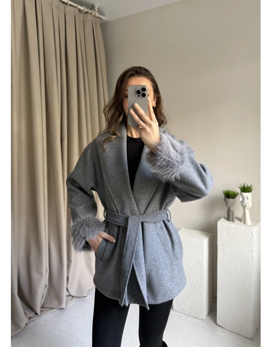 Gri Tüy Detaylı Kaşe Kaban