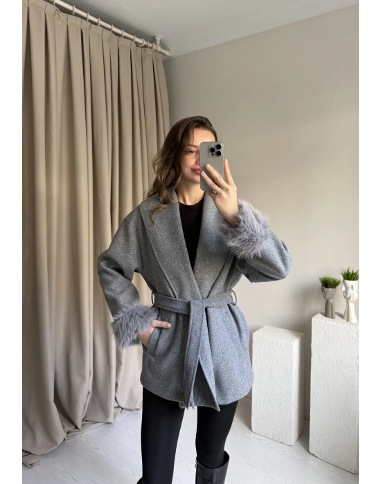 Gri Tüy Detaylı Kaşe Kaban