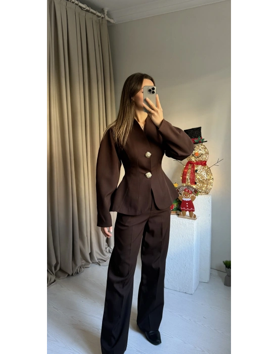 Kahve Vatkalı Düğme Detay Takım