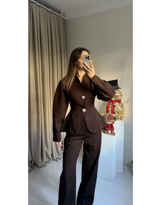 Kahve Vatkalı Düğme Detay Takım