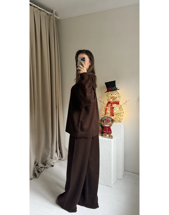 Kahverengi Triko Marka Takım