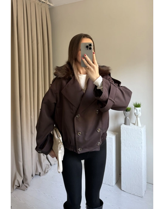 Kahverengi Yakası Kürk Detaylı Trençkot