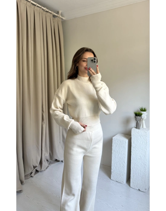 Krem Parmak Geçmeli Triko Takım