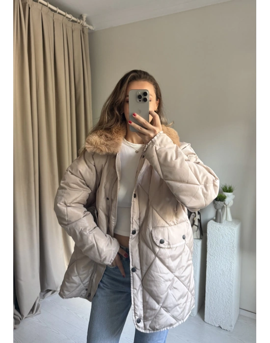 Krem Yakası Kürklü Kapitone Mont