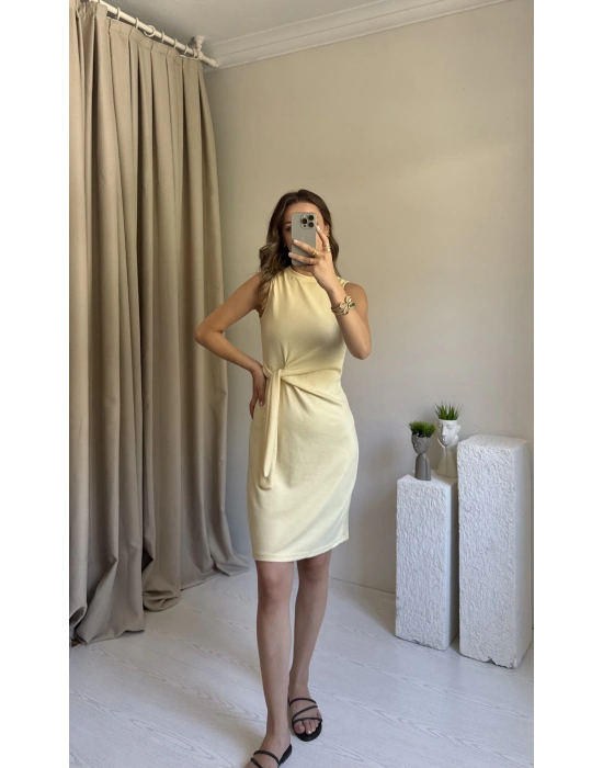 Sarı Düğüm Detaylı Kolsuz Elbise