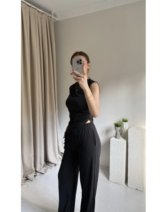 Siyah Büzgülü Asimetrik Kesim Takım