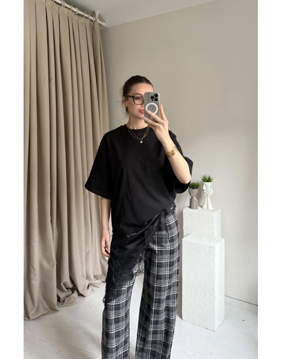Siyah Dantel Detay Tshirt