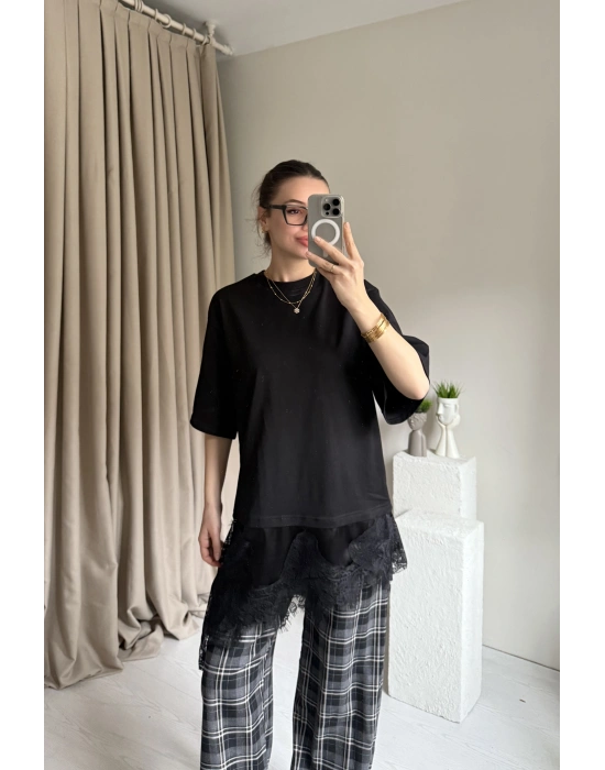Siyah Dantel Detay Tshirt