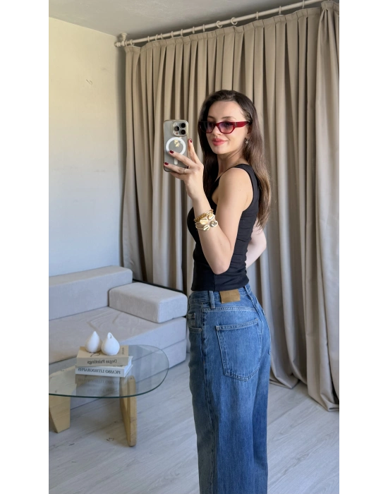 Siyah Geniş Yaka Kaşkorse Atlet