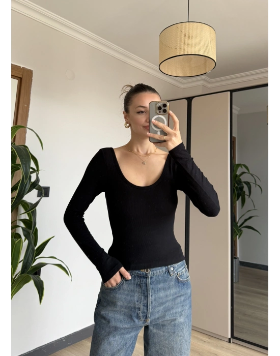 Siyah Göğüs Pedli Toparlayıcı Bluz