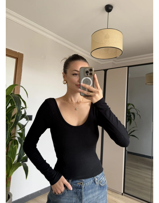 Siyah Göğüs Pedli Toparlayıcı Bluz