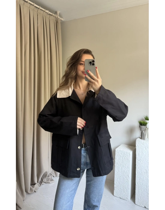 Siyah Yaka Detaylı Parka