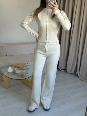 Krem Çıtçıtlı Triko Takım