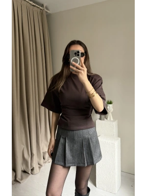 Kahve Vatkalı Sırt Detaylı Tshirt