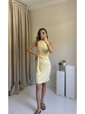 Sarı Düğüm Detaylı Kolsuz Elbise