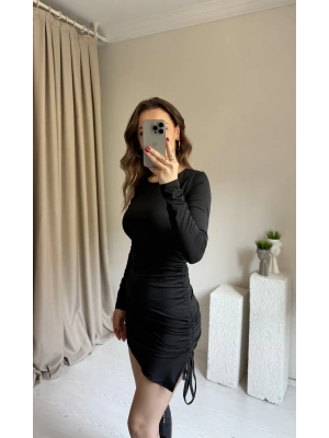 Siyah Yan Büzgülü Elbise