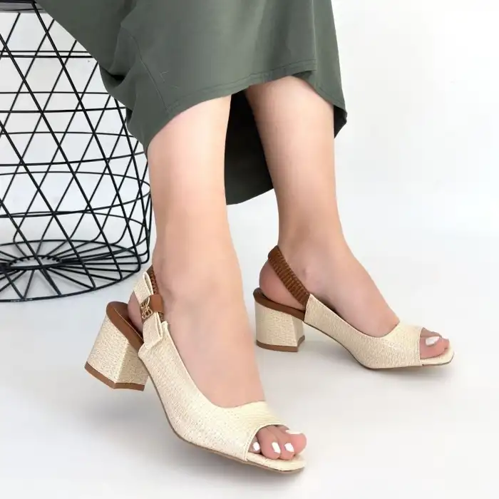 ALESSİ BEJ RUGAN TOPUKLU AYAKKABI