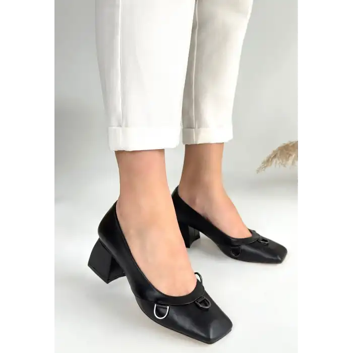 CANDE SİYAH CİLT TOPUKLU AYAKKABI