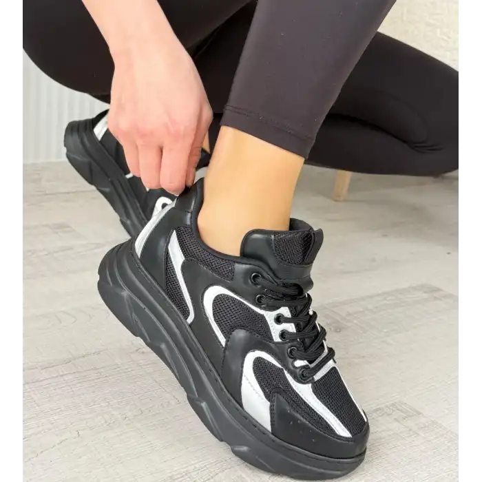 CATA SİYAH CİLT BEYAZ DETAYLI SPOR AYAKKABI