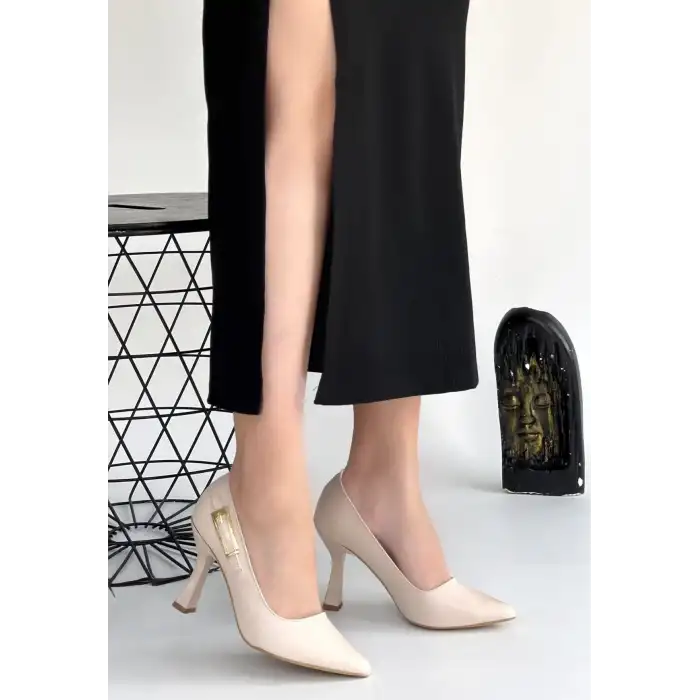 CERİN BEJ CİLT TOPUKLU AYAKKABI