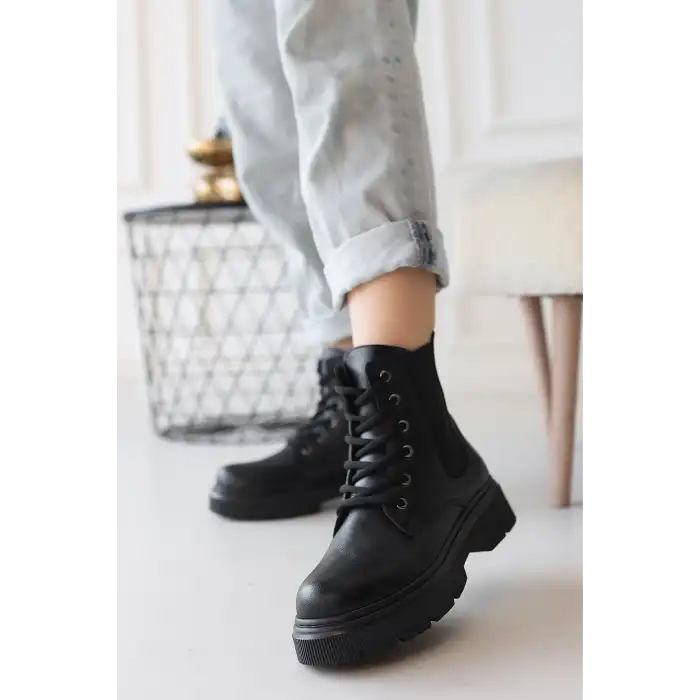 DAUM SİYAH CİLT BAĞCIKLI BOT