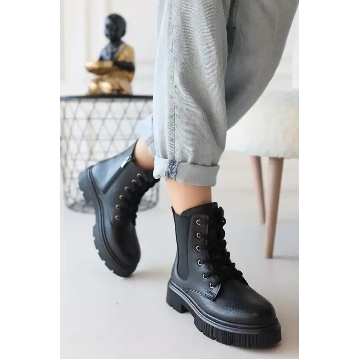 DAUM SİYAH CİLT BAĞCIKLI BOT