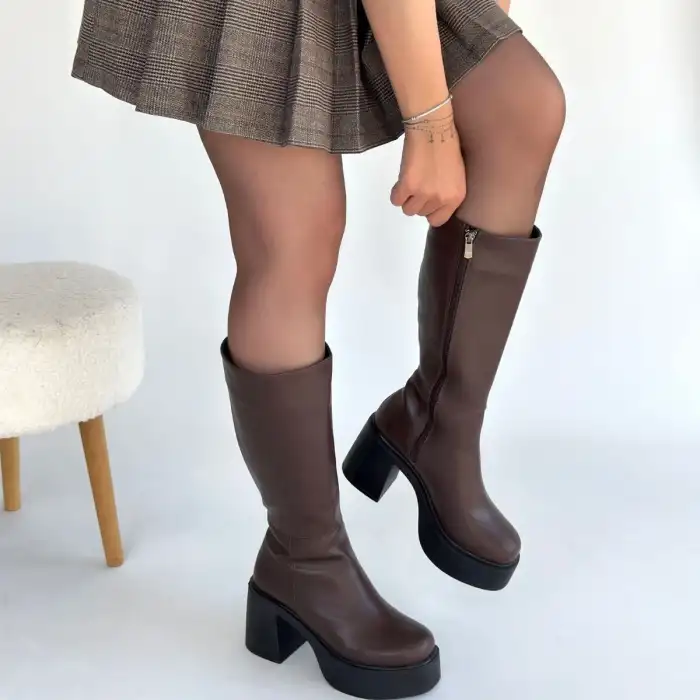 DİSAN KAHVERENGİ CİLT TOPUKLU ÇİZME