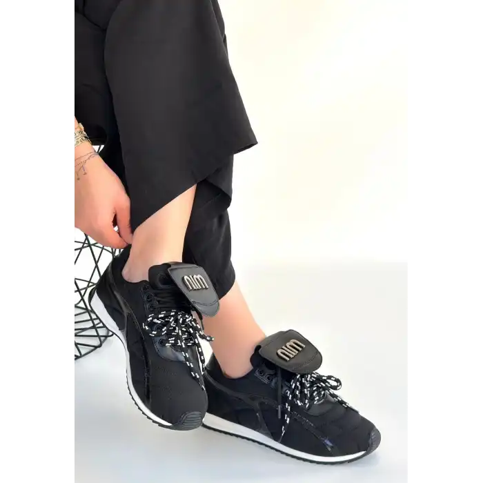 DİSSA SİYAH CİLT BAĞCIKLI PARAŞÜT DETAYLI SPOR AYAKKABI