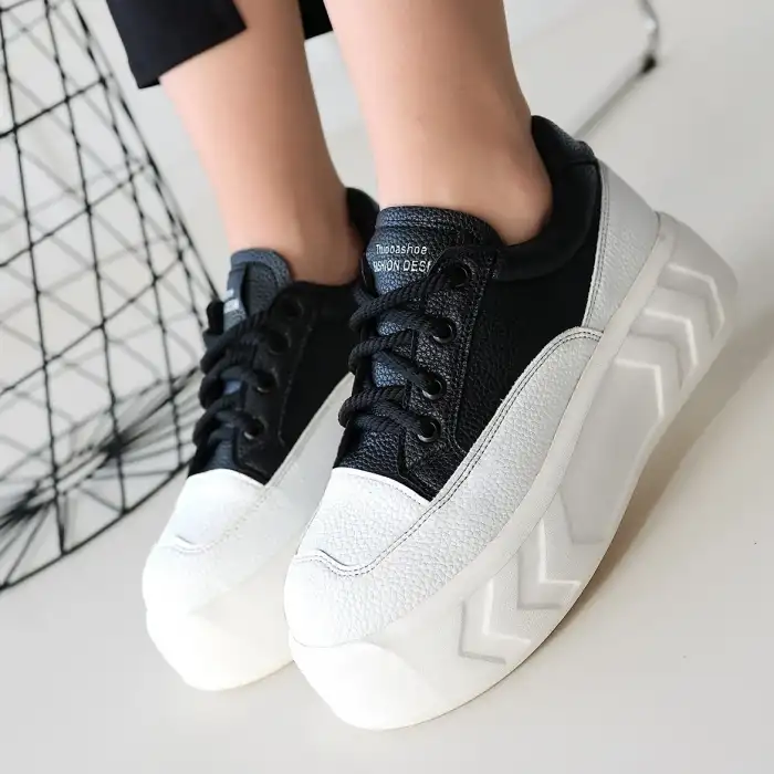 EMWA SİYAH CİLT BAĞCIKLI SPOR AYAKKABI