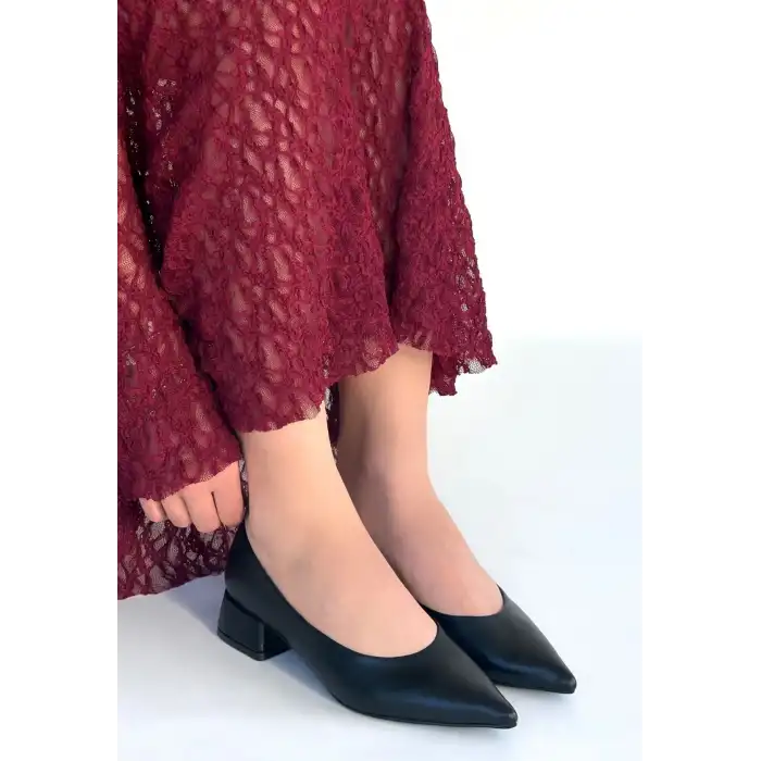 FERLA SİYAH CİLT TOPUKLU AYAKKABI