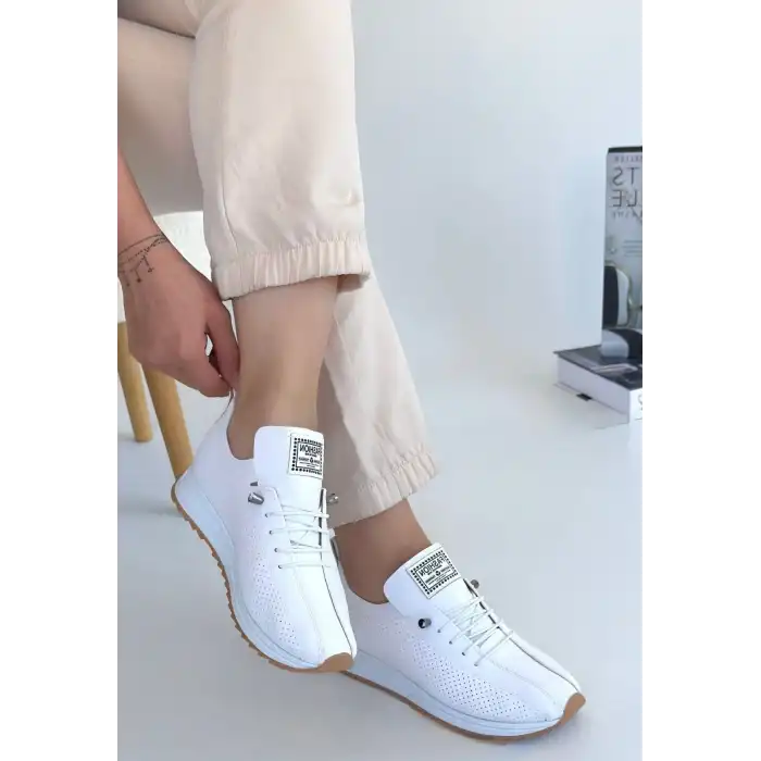FİERT BEYAZ CİLT BAĞCIKLI SPOR AYAKKABI